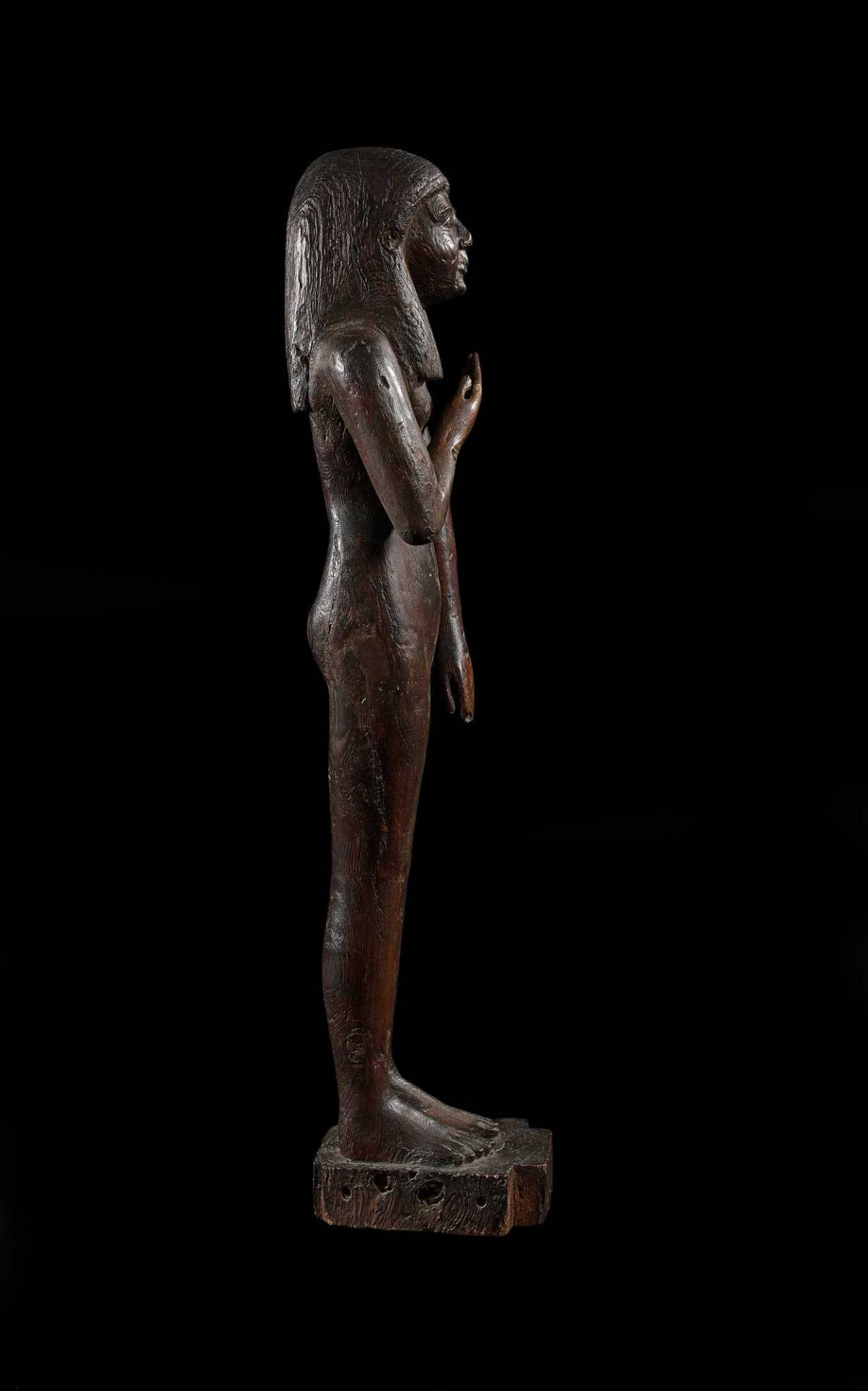 amare-habeo:    Statue of a womanWood, 75 cmEgypt, Middle Kingdom, First intermediate
