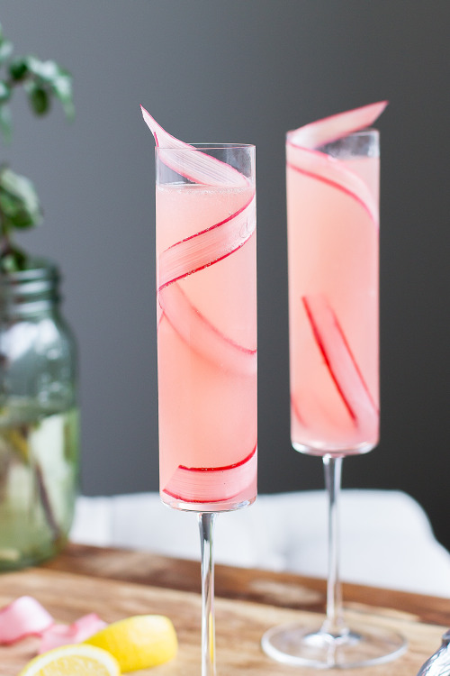  THE RHUBARB 75 ! Ingredients:1.5 oz gin.75 oz fresh squeezed/strained lemon juice.5 oz rhubarb syru