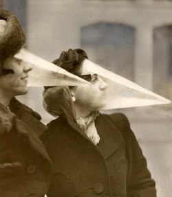Écran Facial En Cas De Tempêtes De Neige (Canada, 1939) Face Cones - A Fashionable