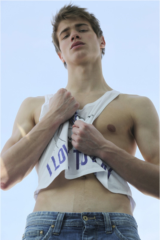 aussieguy696969:  swissbuddy:  Moritz Mitterbauer  Please follow me www.aussieguy696969.tumblr.com/archive
