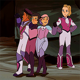 frillyhecks:adora + seeing catra finally be apart of the best friend squad