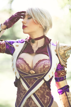 cosplay-photography:  Ivy by *crystalcosfx 