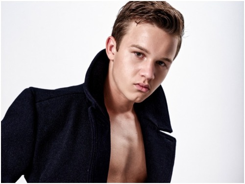 Porn hotfamousmen:  Gavin MacIntosh photos