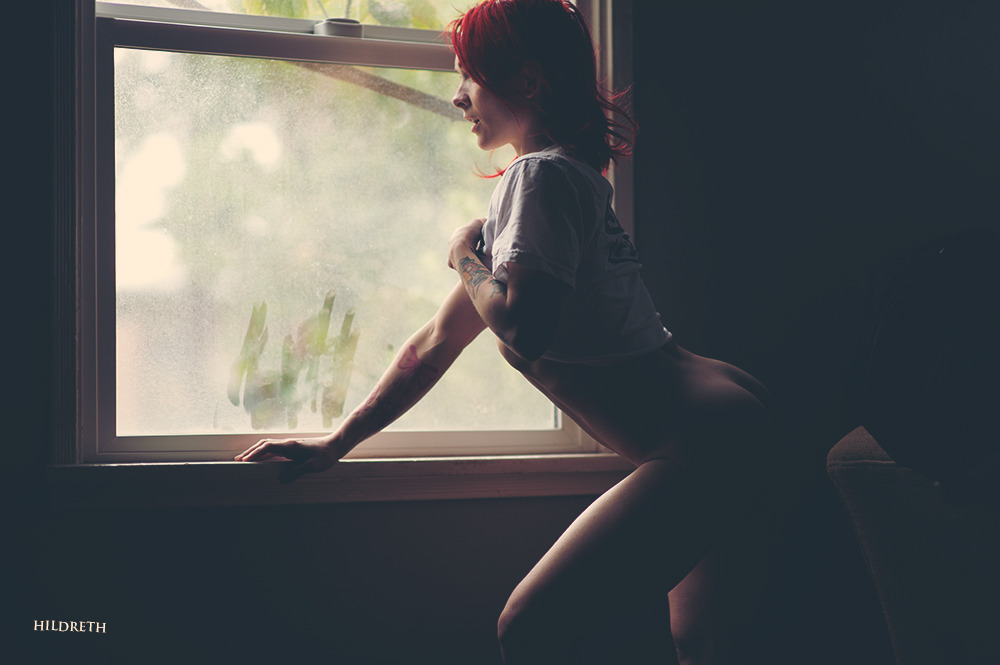 cupcakedujour:  The things dirty windows hide…  Tita Photo by Charles Hildreth