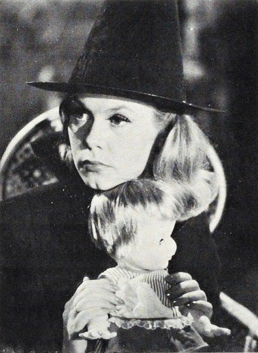 mannequinsvitrine:  Elizabeth Montgomery 