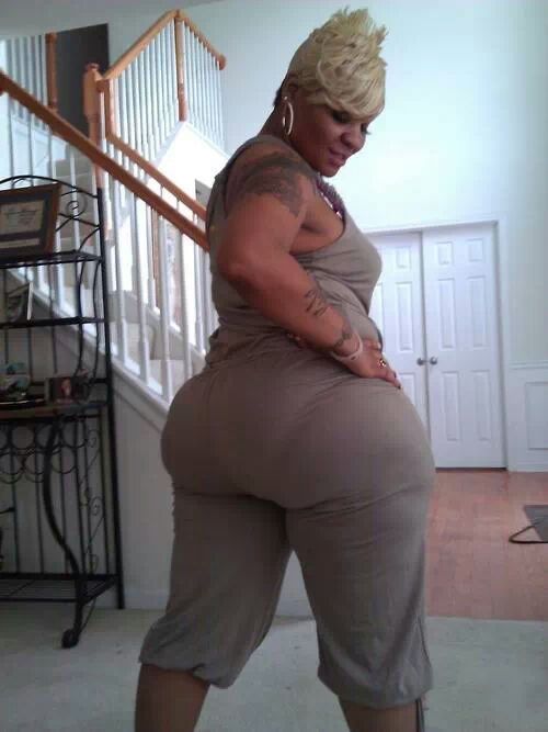 norum3:  gurillaboythamane:  thigh-rubbers:  Check out the ass and hips on these ladies!   SEXY BAD BITCHES  Look at all these fat asses I’ll take them all