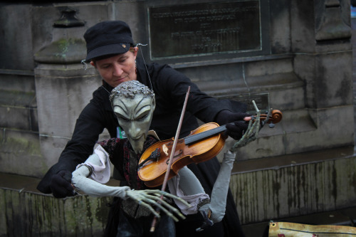 Street Performers on the Royal Mile during the Fringe Festival 2015