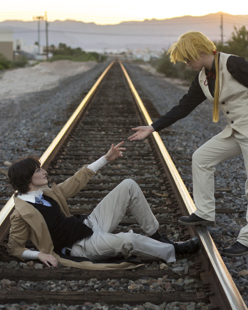 A Bungou Stray Dogs photoset about not dying[Dazai][Kunikida][photo]