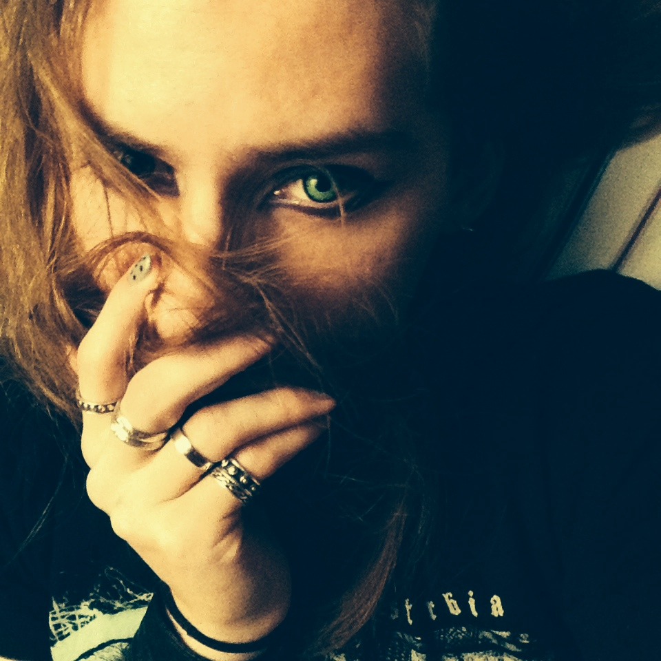 thetalkingpoltergeist:  heck yeah, looking like a girl when I want to.