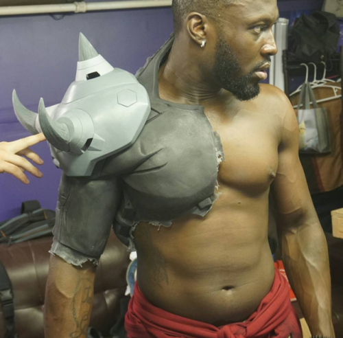 the-future-now: At this year’s San Diego Comic-Con, Overwatch’s newest character, Doomfist — set to release on July 27  — made his debut appearance. Not the real Doomfist, of course,  but a very talented model dressed head-to-fist-to-toe in some