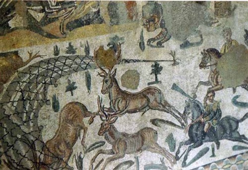 shiningjasmin:shiningjasmin“The capture of the deer”.Detail of the mosaic on the floor of “Villa del