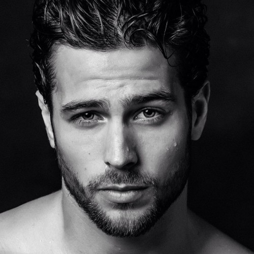 mossyoctopus:  lifecomesfrommen:  Demian Overduijn - Dutch Male Model   Wow! 