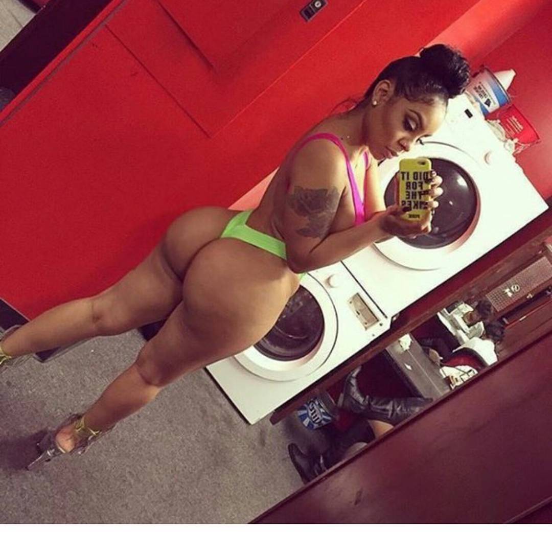 stripper-locker-room:  nikkieenicole
