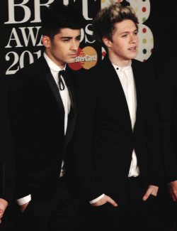 zaynrocksmyworld:  Zayn and Niall on the red carpet at the Brit Awards (20th February 2013) 
