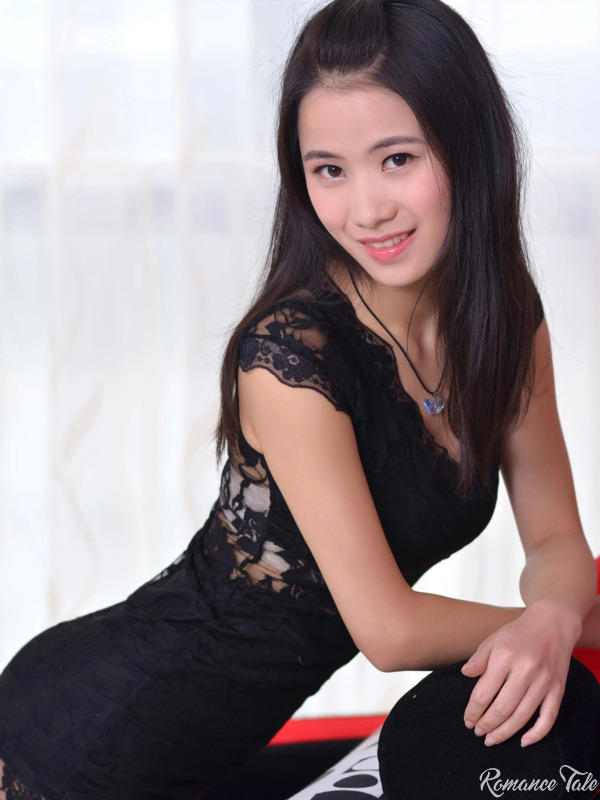asiangirlphotography:In these last 3 pics, Hui Guo, 28 years-old, went from cute
