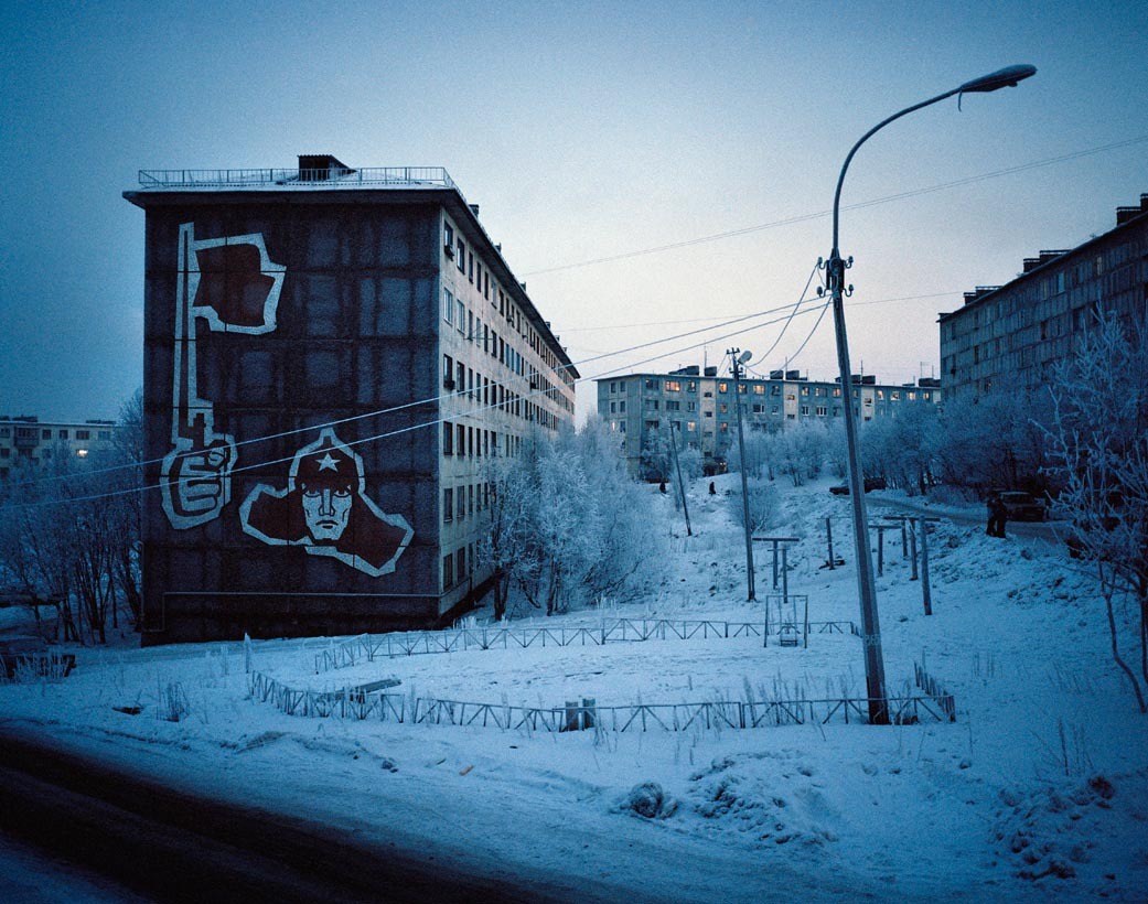 nitramar: Murmansk, Northern Russia, January 2005. From the series “Polyarnye Nochi”.