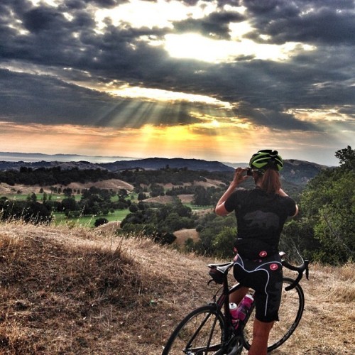 castellicycling: Morning in Marin with @lauraomeara photo via @stevekanderson