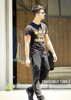 famousmeat:  Joe Jonas bulges on a walk.