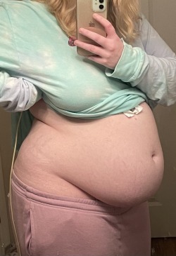 ffabellylover:Bonus pics! I literally cannot believe how big my gut looks in this shirt. It was loose on me in October. 