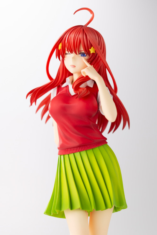 Gotoubun no Hanayome - 1/8 Itsuki Nakano Figure by Kotobukiya. Bonus face plate for purchasing from 