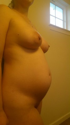 Nerdynympho87:  Naked Pregnant Selfie Time!  