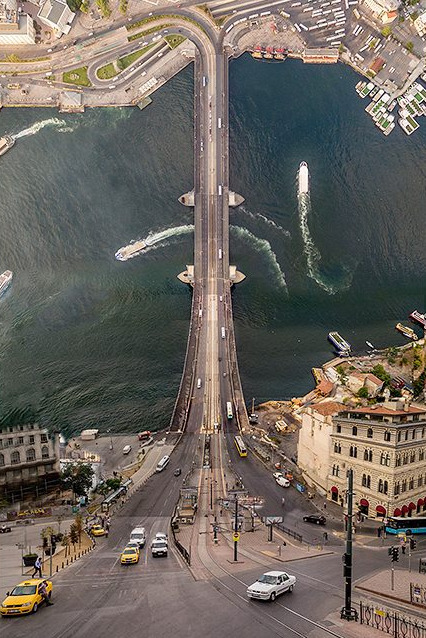 naked-yogi:  nevver:  Inception ala Istanbul, Aydın Büyüktaş  I swear, I used