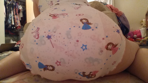 candyabdl:Rearz package came in the mail today! I gots a princess onesie to match my Rearz Princess diapeys. 