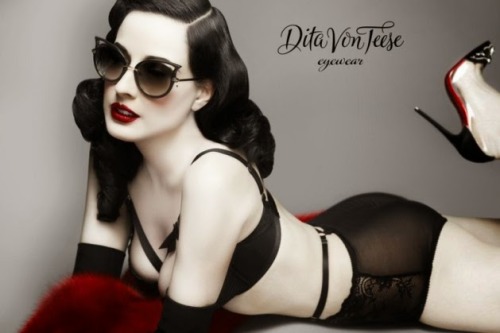 quirky-lingerie-kitten:  Dita Von Teese ♥