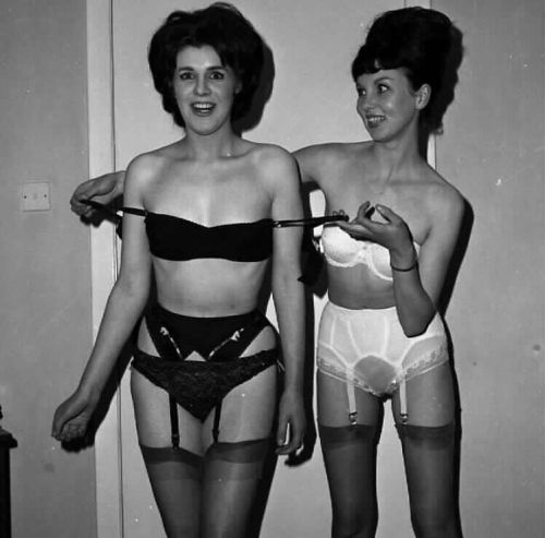 vintagegirlsarchive:There is more to sex appeal than just measurements. - Audrey Hepburn t.c