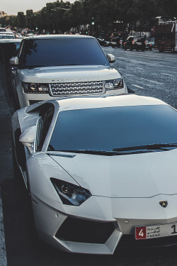 azearr:  Lamborghini Aventador x Range Rover