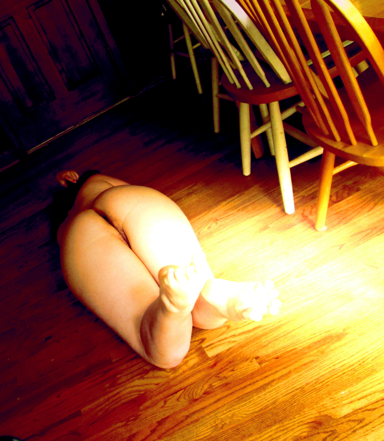 labelleursula:  same picture - different lighting. which one do you like best 1 or
