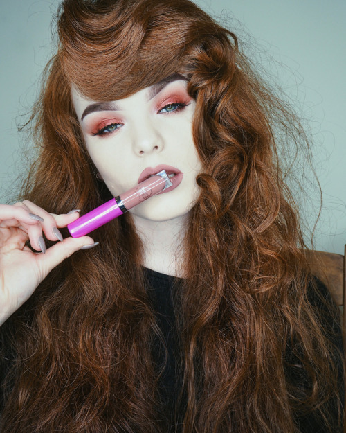 Doing this look for my next tutorial are you guys interested?! Red grunge dreams!! Sorry it’s been s