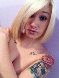 bleach-blonde-diamond:  I had a lovely selfie sesh the other day