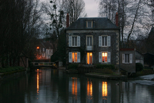 bluepueblo:River House, Donzy, Burgundy, Francephoto via nanne