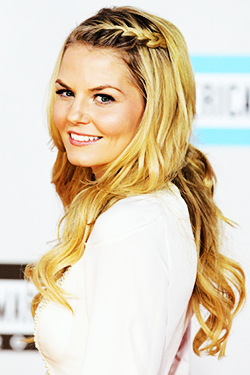 emmafoundtallahassee:  Attractive People Meme || [1/5] blondes  ➳ Jennifer Morrison