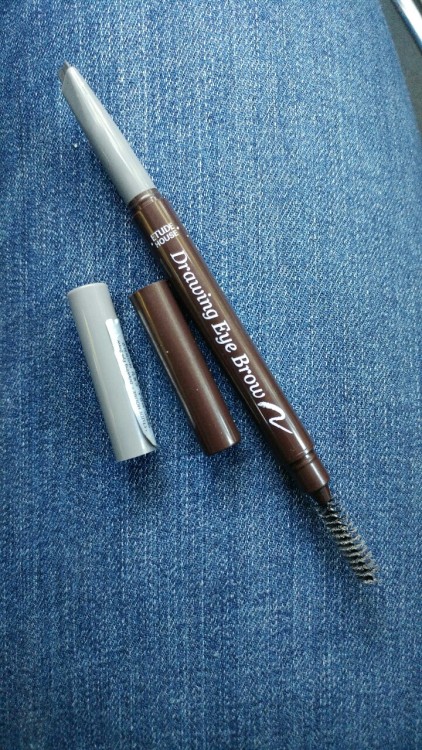 Etude house drawing eye brow pencil 5 - grey 5/5 Good: inexpensive, 7 color selection, not too hard 