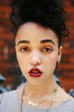 mttclftn:  FKA Twigs