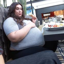 bbwlayla:#Stuffed at the buffet 