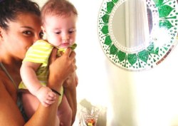 maisumafulana:  Awwwn Terrinha e Theo :3 “A criança é o amor feito visível… #meuanjo” - Ana Terra  