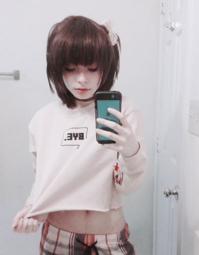 juuzoucore:  i dont like the format of these but if i put three in a row it smooshes