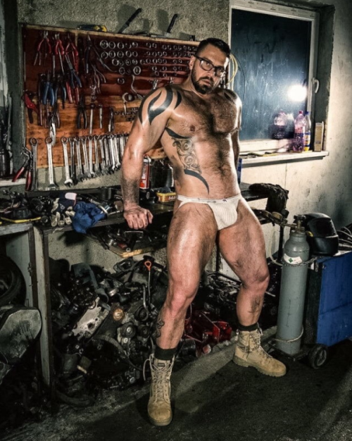 http://nudedriver.tumblr.com/post/157598645339