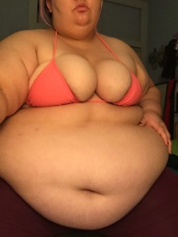 cute-fattie:  that double chin tho   wishlist  