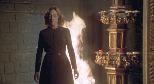 Top: Veronica Lazar as Mater Tenebrarum in Inferno.Below: Her daughter Alexandra Celi at a live even