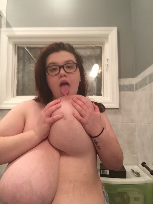 Sex curvyloving-blog:Kaitlyn aka Itskaitiecali, pictures