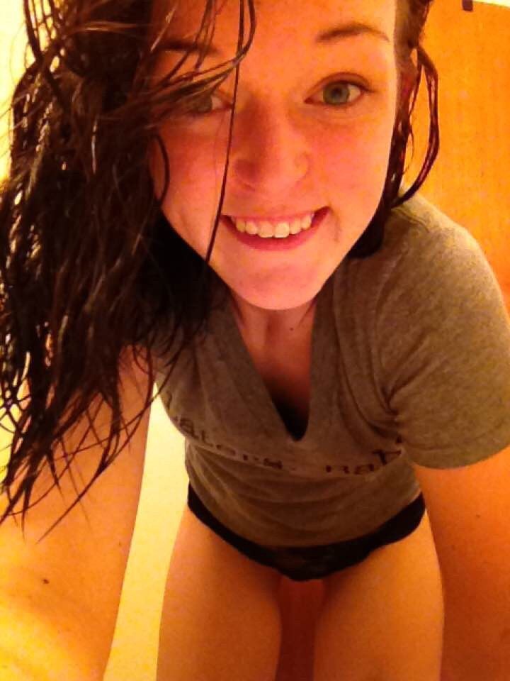 thiscouldbeyourdaughter2:  Amazing kik submission-thank you @katybby69. Give her