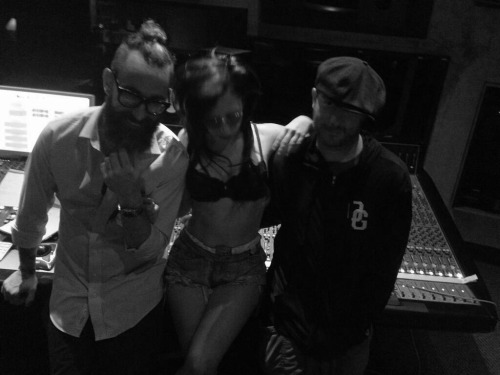 blackwhiteandgaga:  she wants revenge