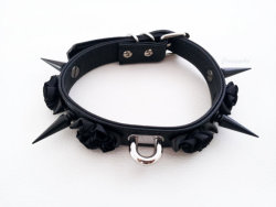 littlealienproducts:  Ringed Babydoll Choker // โ 