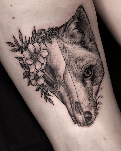 Maya Mysteria blackw;flower;fox;skull;thigh