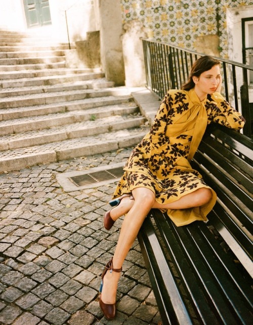 winstons-and-enochs: yellow doesn’t suit me, but i like it on waleska gorczevski in pablo curt