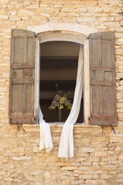 51percentgent:Tuscan window